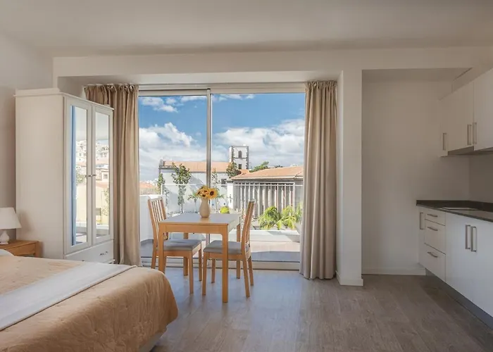 Madeira Rooftop Studio, Ocean & View *