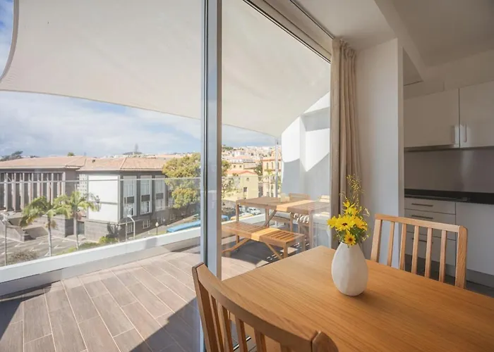 Madeira Rooftop Studio, Ocean & View Appartamento *